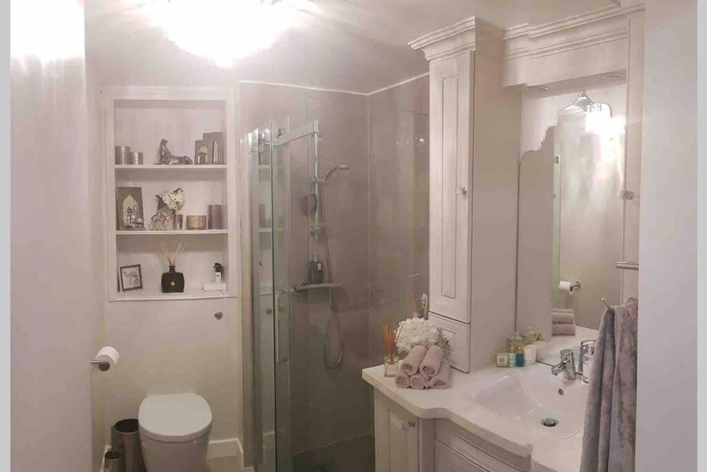 Beautiful West Kensington/ Fulham/ Chelsea